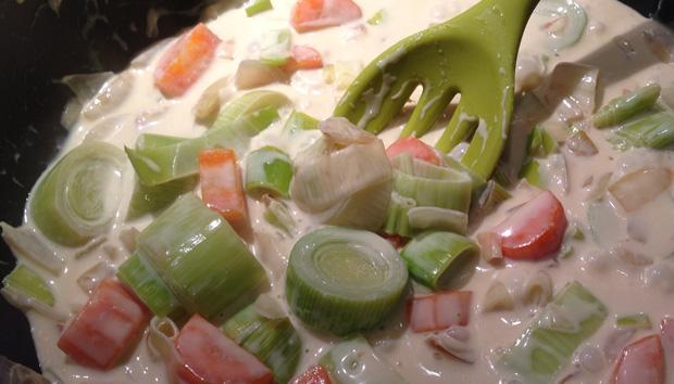 Turkey and Gammon Pie - Sauce