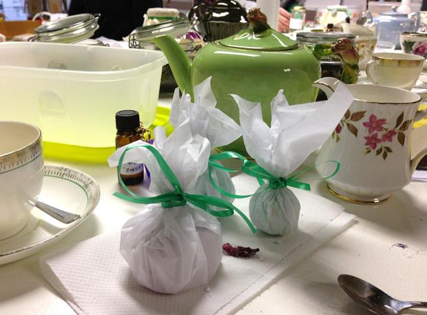 Making Bath Bombs at Rock+Paper+Scissors in Lincoln